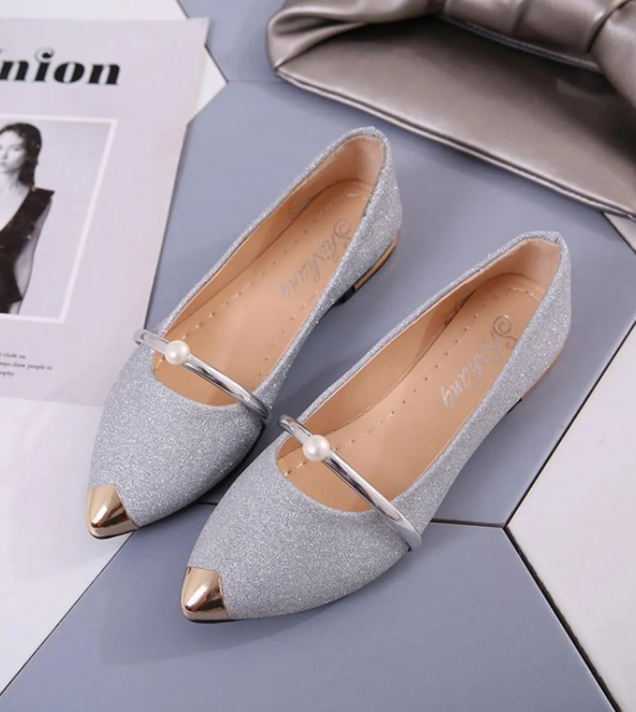 2023 Estate Nuove Scarpe da Donna Scarpe a Punta Scarpe Basse Bocca Superficiale Singole Scarpe da Sposa Scarpe da Sera Delle Do