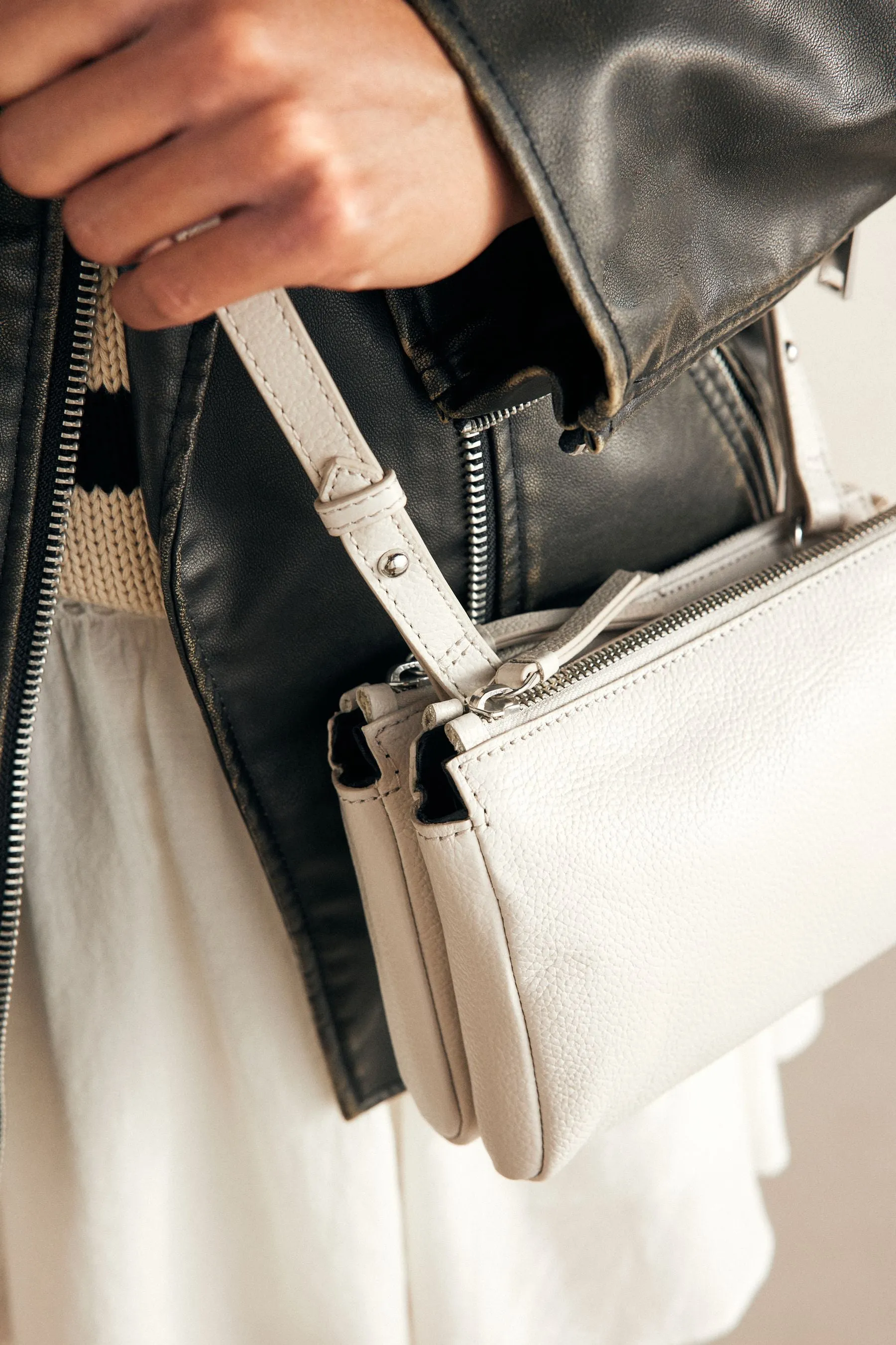 Borsa a tracolla piccola in pelle con zip