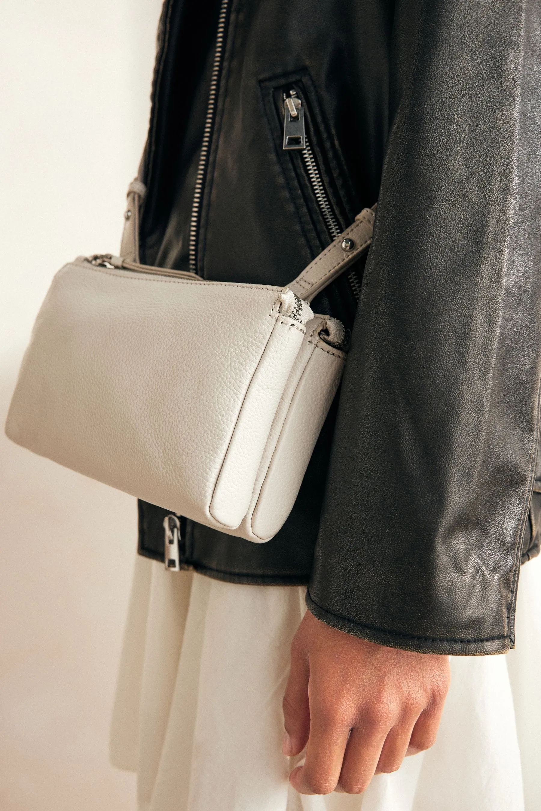 Borsa a tracolla piccola in pelle con zip