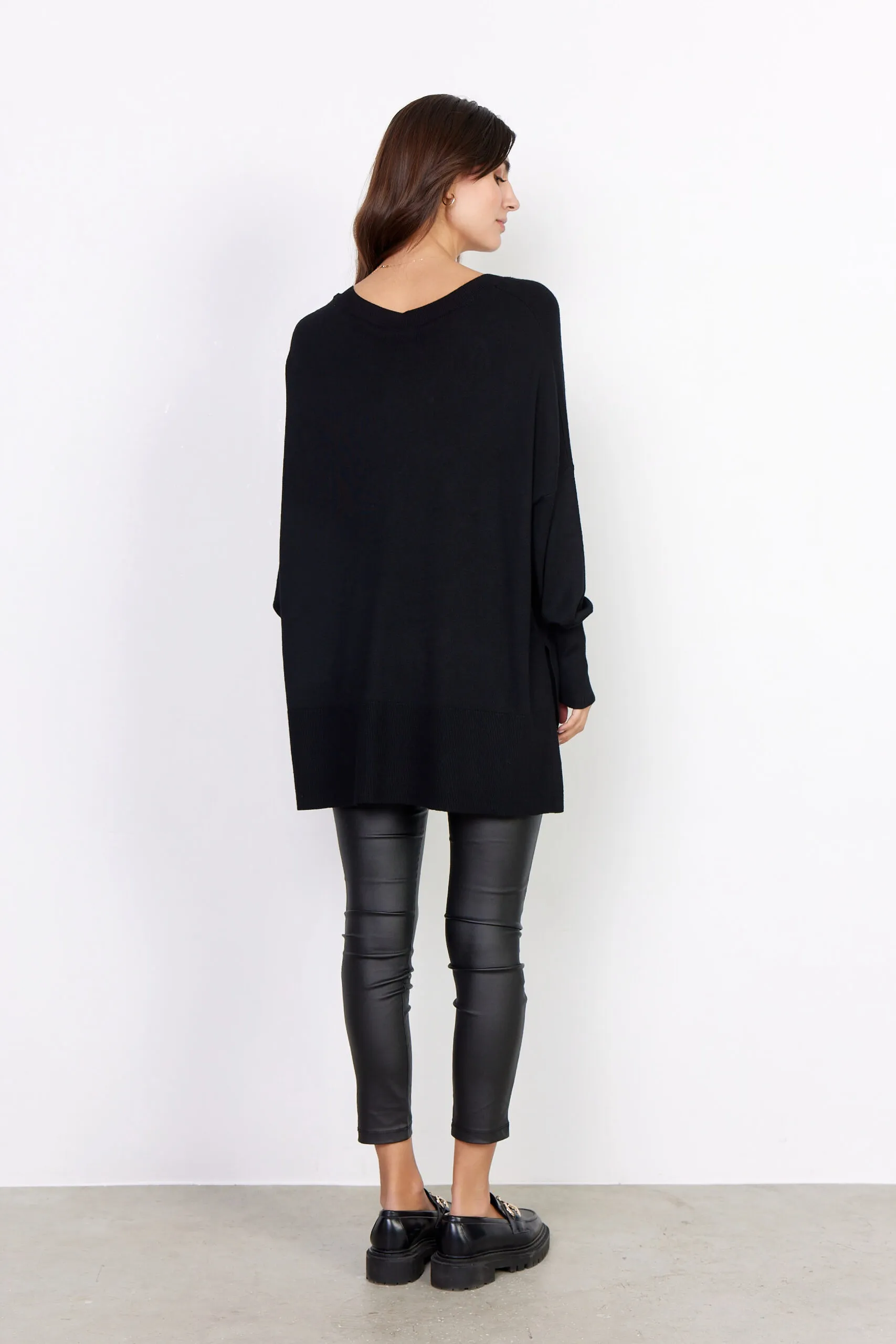 Dollie 728: Pullover Femminile in Morbido Blend di Viscosa e Nylon – Disponibile in Nero e Beige – Taglie dalla S al
