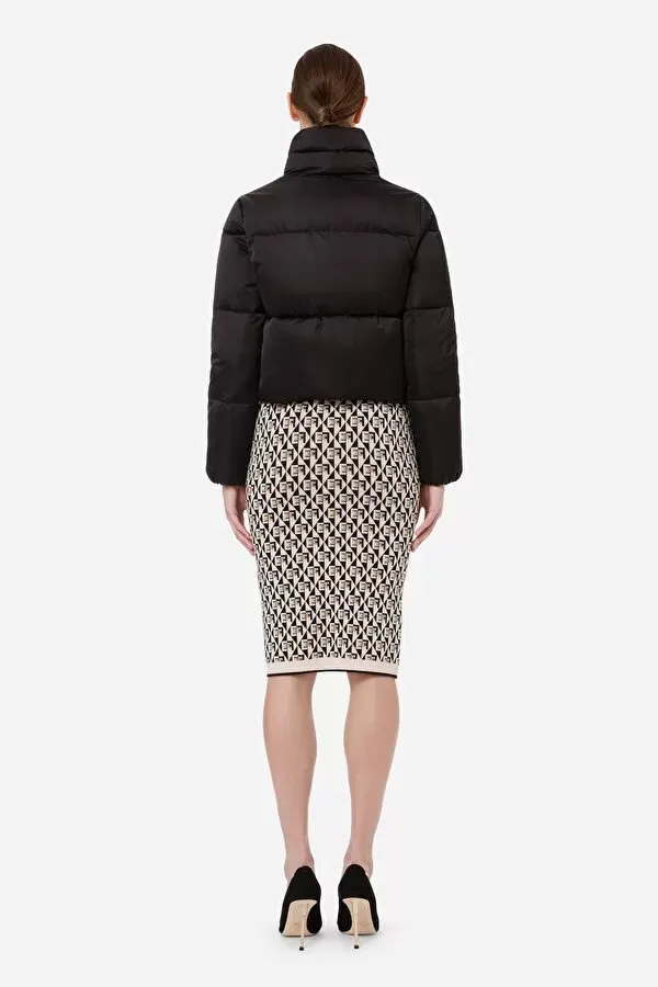 ELISABETTA FRANCHI Piumino crop imbottito con accessori gold