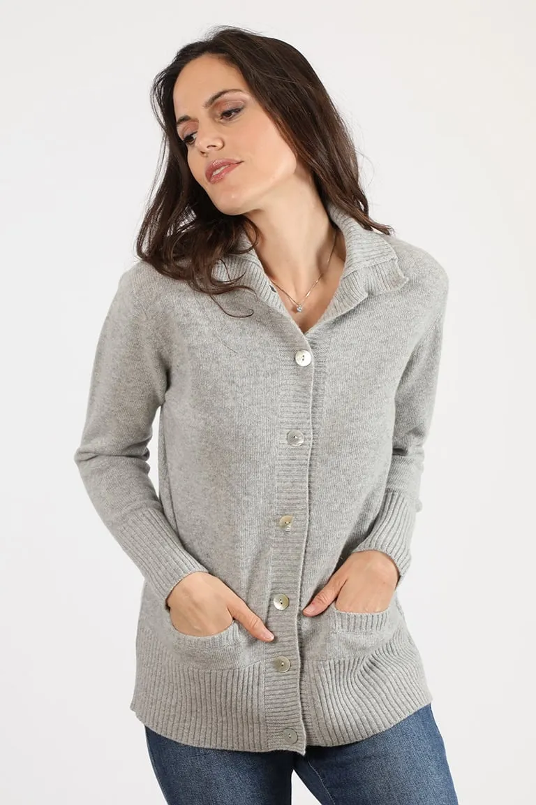 Giacca da donna in lana con tasche e collo da portare alto o a camicia – Modello Anna