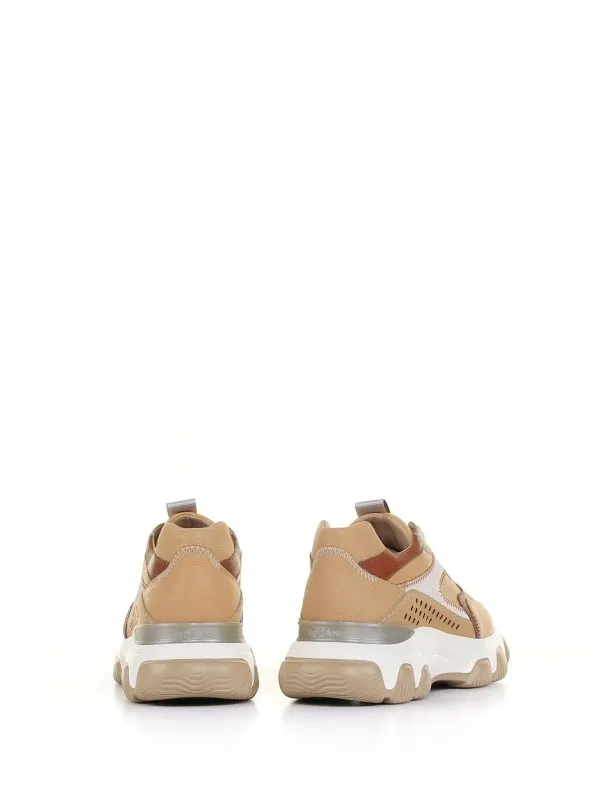 Hyperactive sneaker with embossed logo