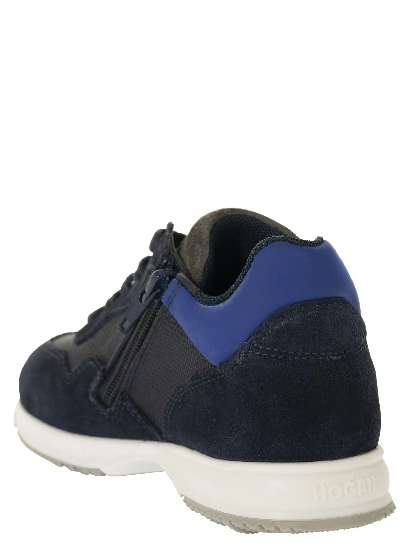 INTERACTIVE – Sneakers