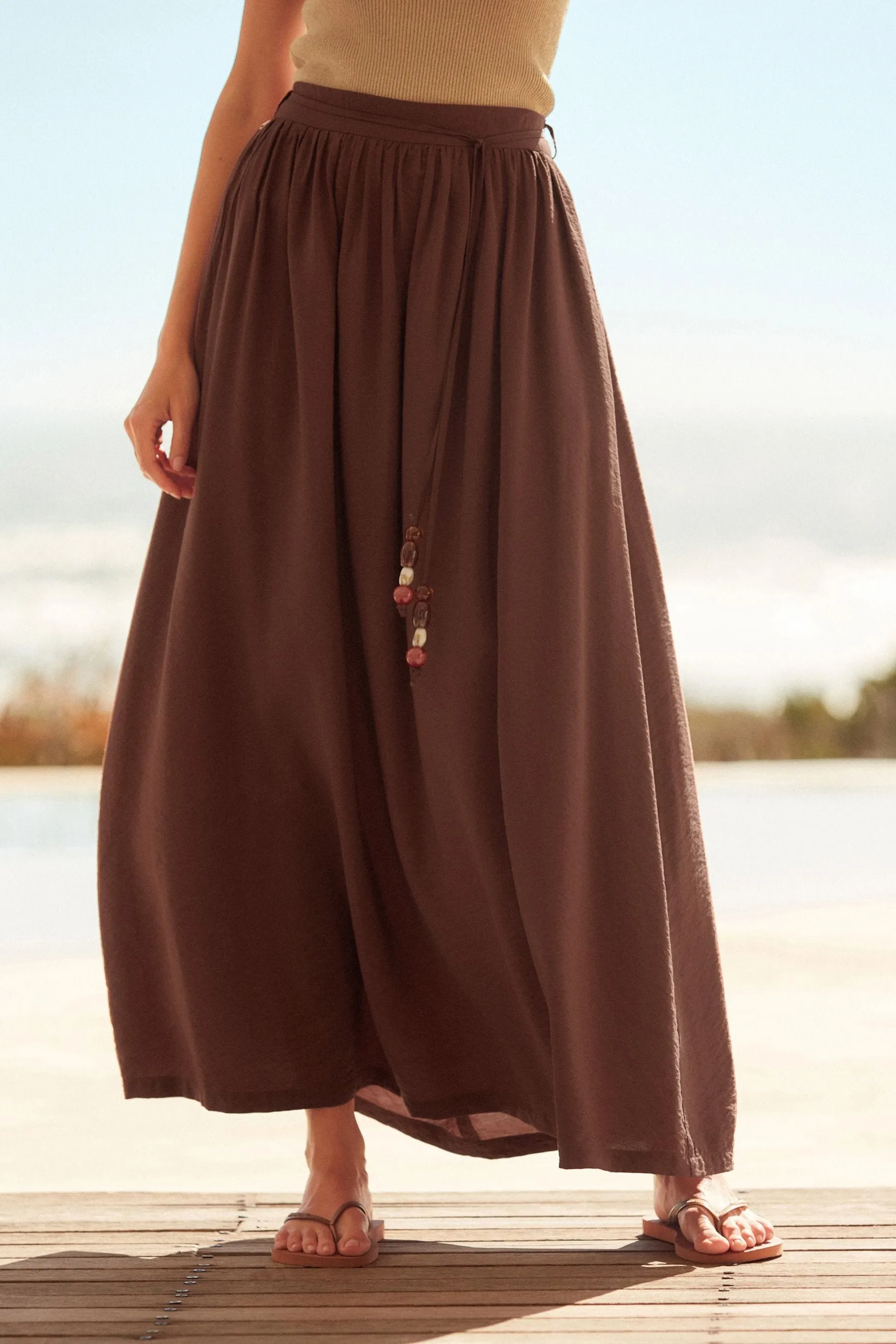 Maxi gonna testurizzata con cintura