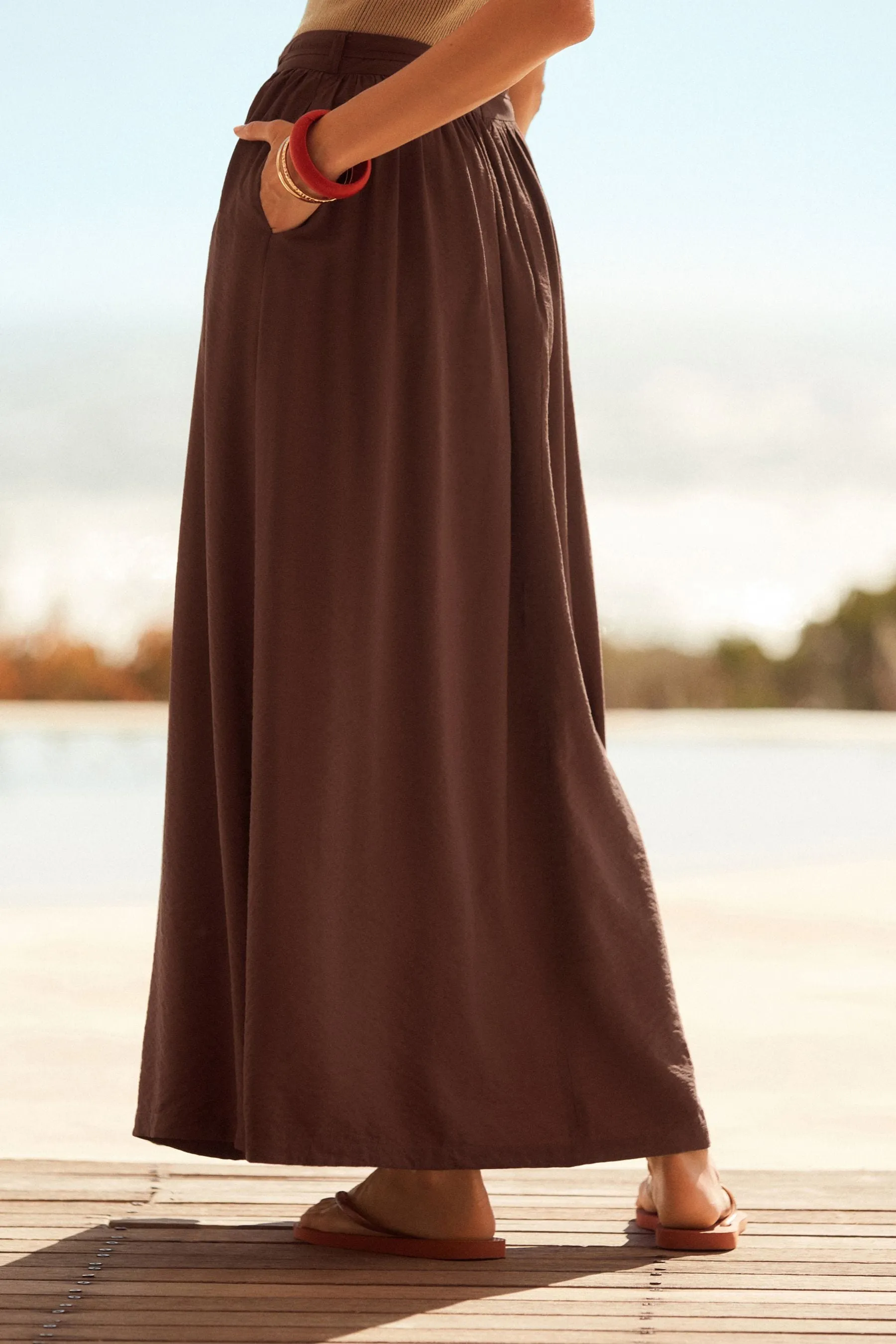 Maxi gonna testurizzata con cintura