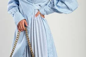 Mini abito con stampa a righe, di colore azzurro