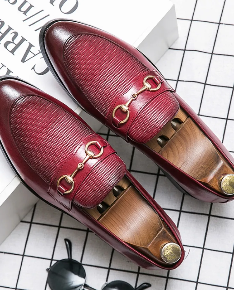 Nuovi uomini Retro British Pointed Slip On Marrone Rosso Flats Lavoro Oxford Scarpe da sposa Prom Calzature formali Sapato Socia