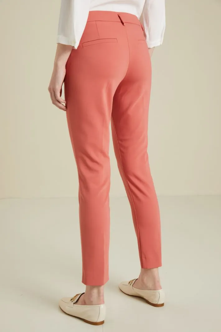 Pantaloni a sigaretta in saglia