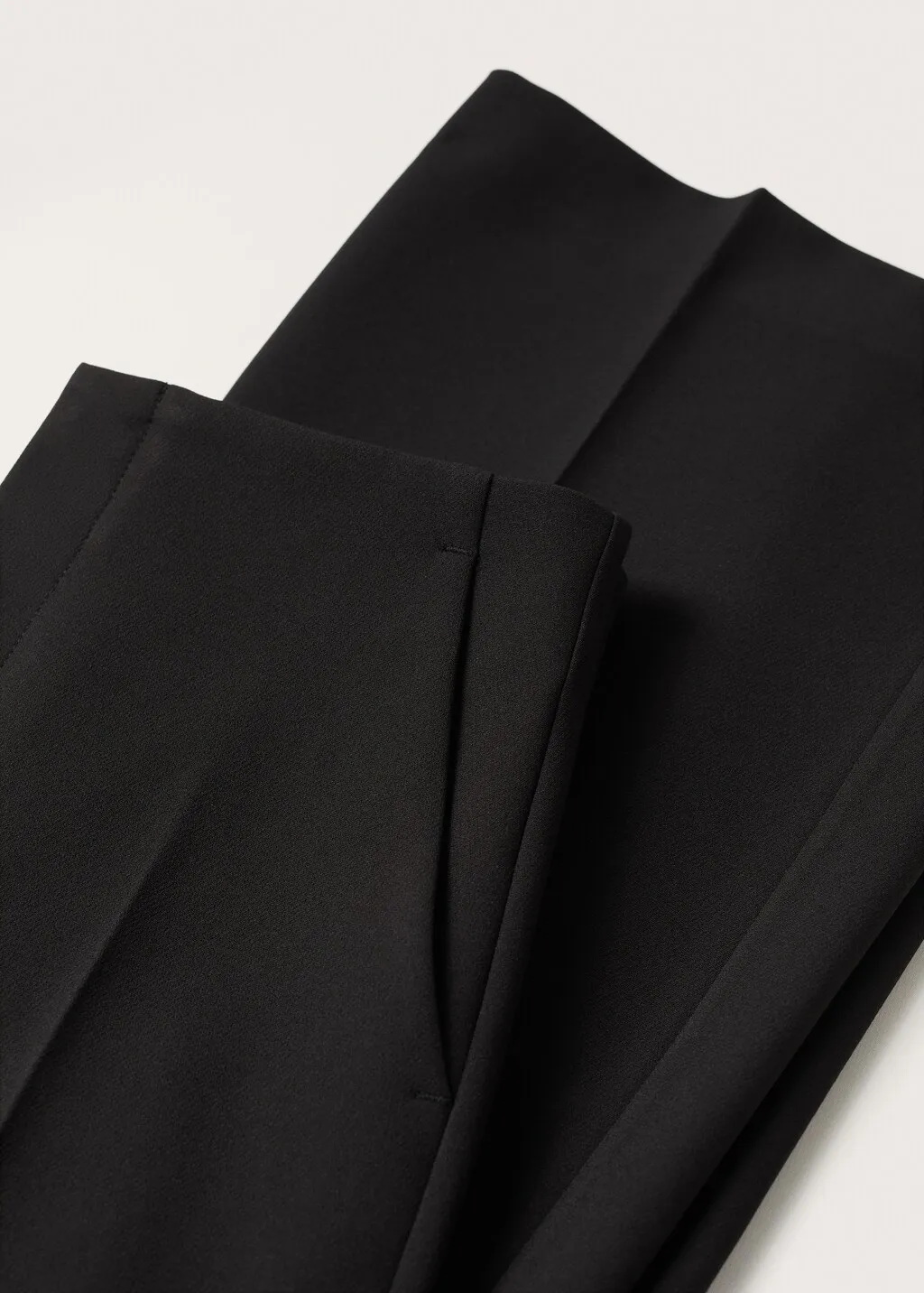 Pantaloni scampanati