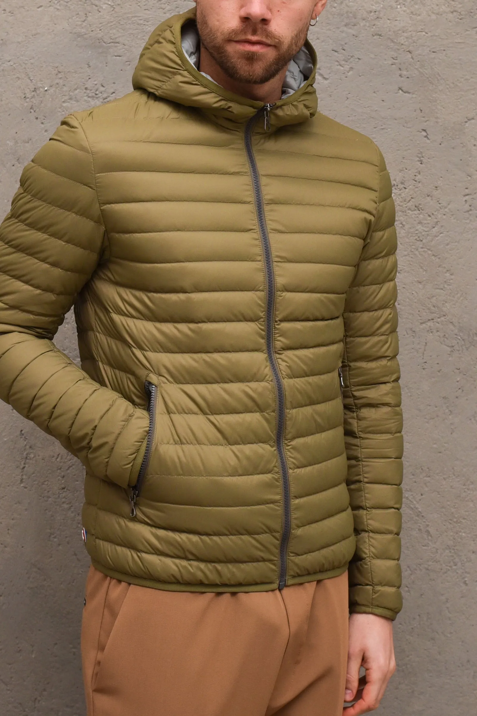 Piumino uomo 100 gr con cappuccio green. 1277RARTICHOKE