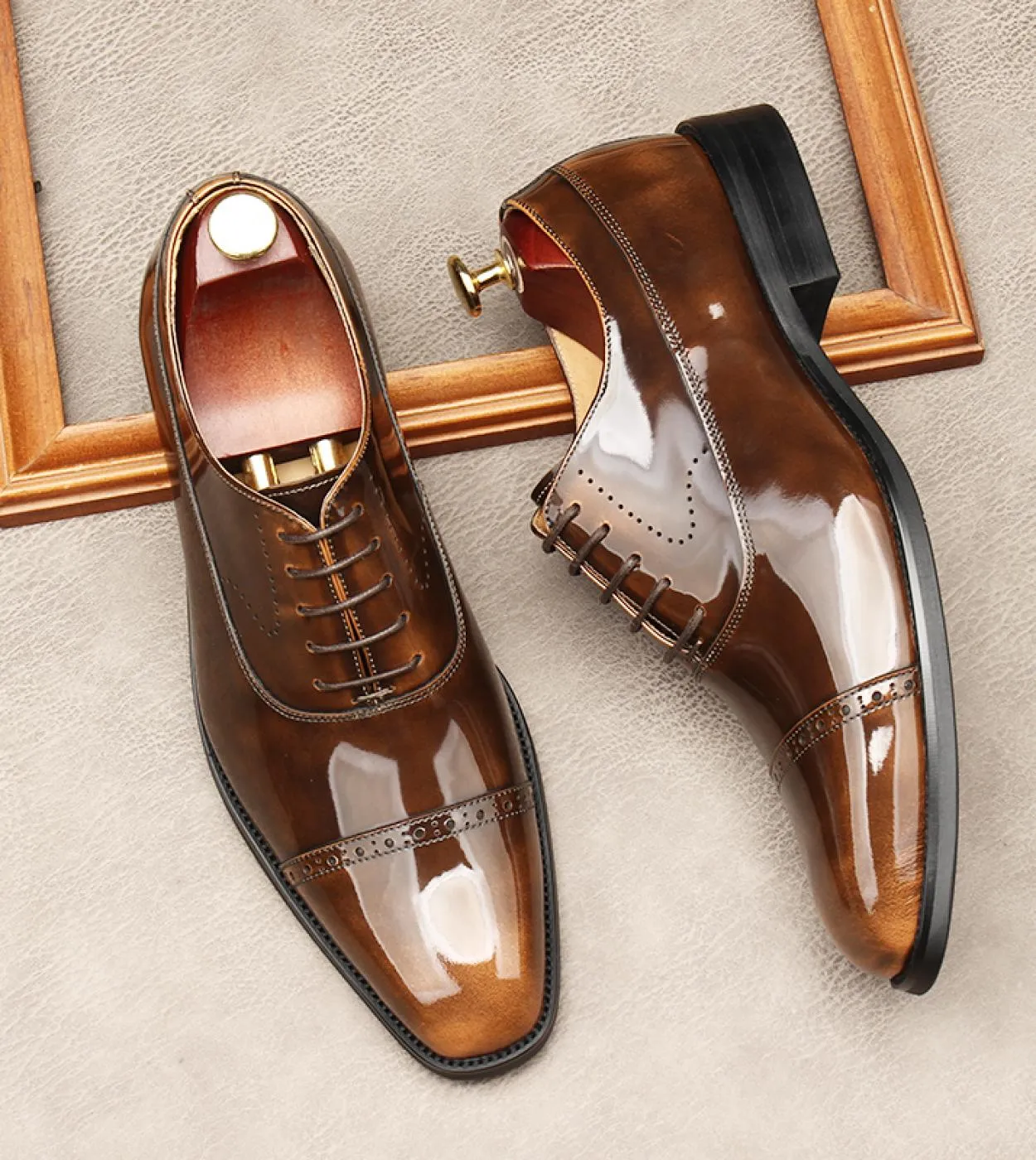 Scarpe brogue formali da uomo in pelle verniciata di lusso in vera pelle 2023 nuovo stile classico da uomo in pelle da lavoro so