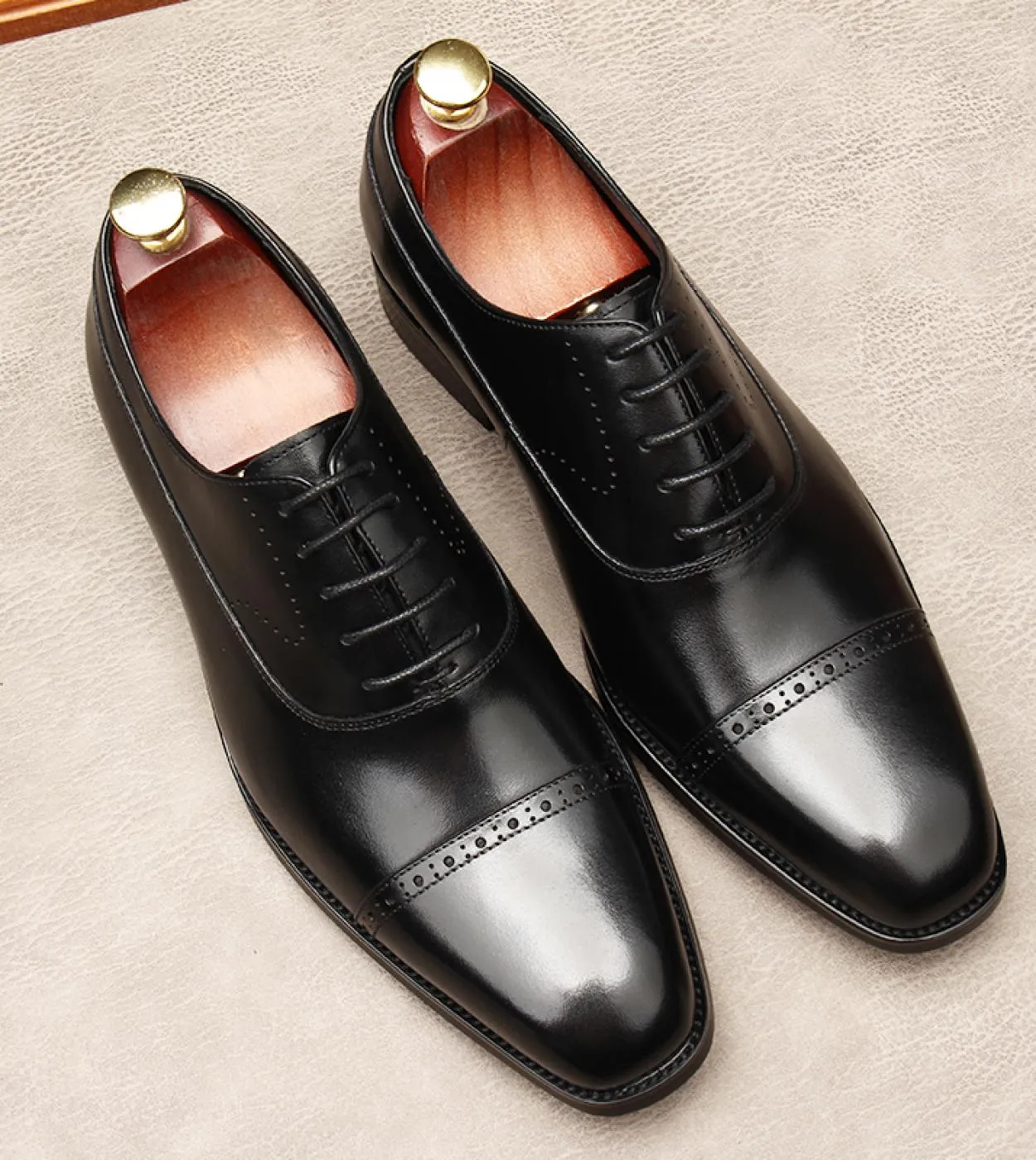 Scarpe brogue formali da uomo in pelle verniciata di lusso in vera pelle 2023 nuovo stile classico da uomo in pelle da lavoro so