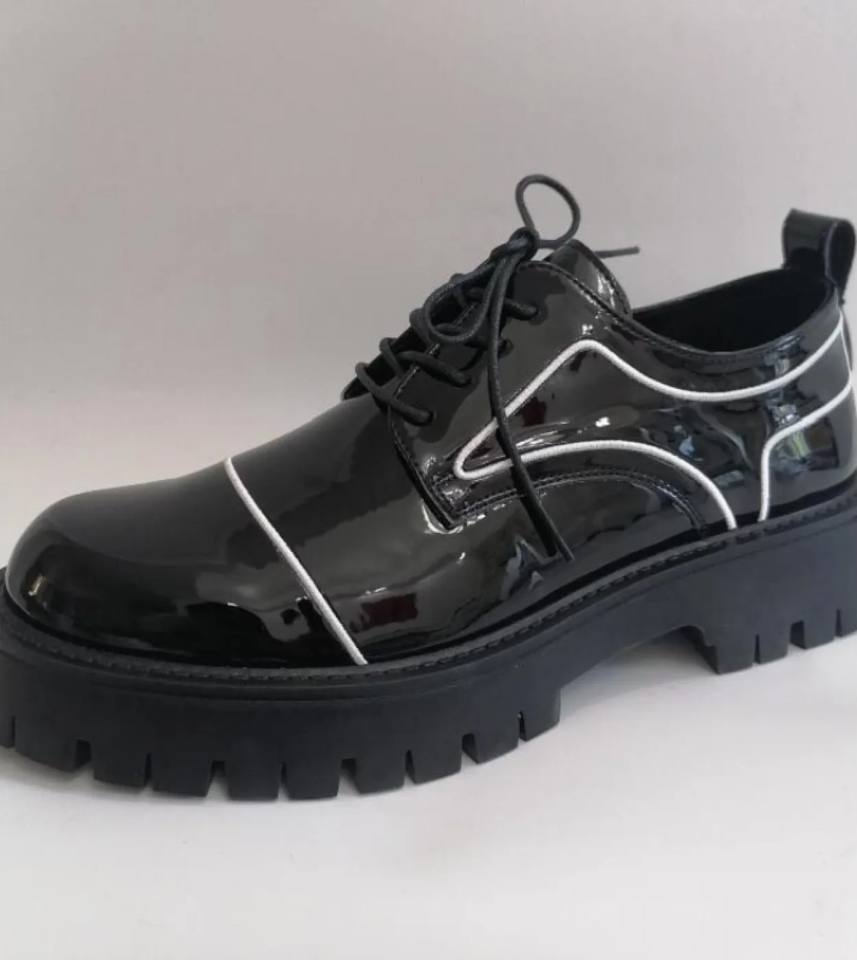 Scarpe in pelle verniciata verde Scarpe uomo uomo Scarpe casual più alte Scarpe più alte verdi Scarpe casual in pelle da uomo