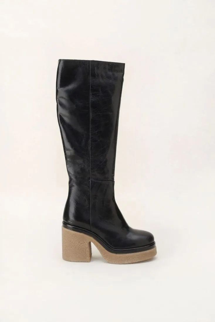 Stivali alti con punta arrotondata e tacco chunky