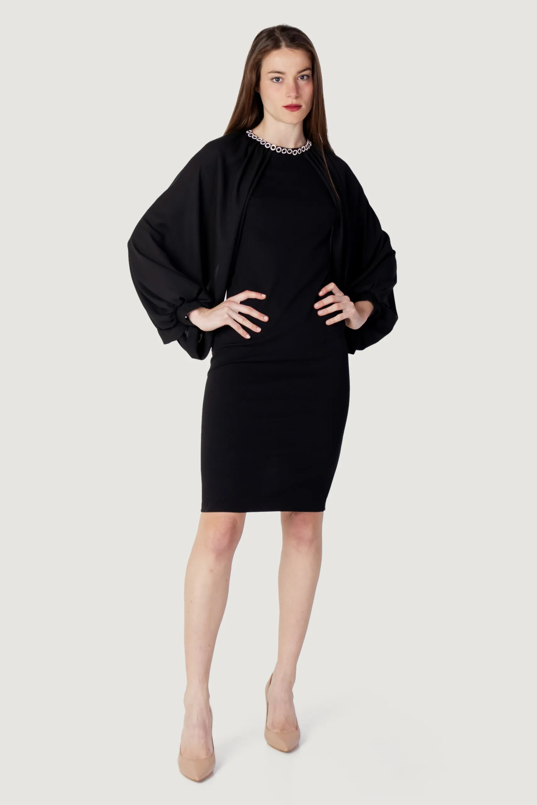 Vestito lungo Rinascimento applicazione giro collo Nero