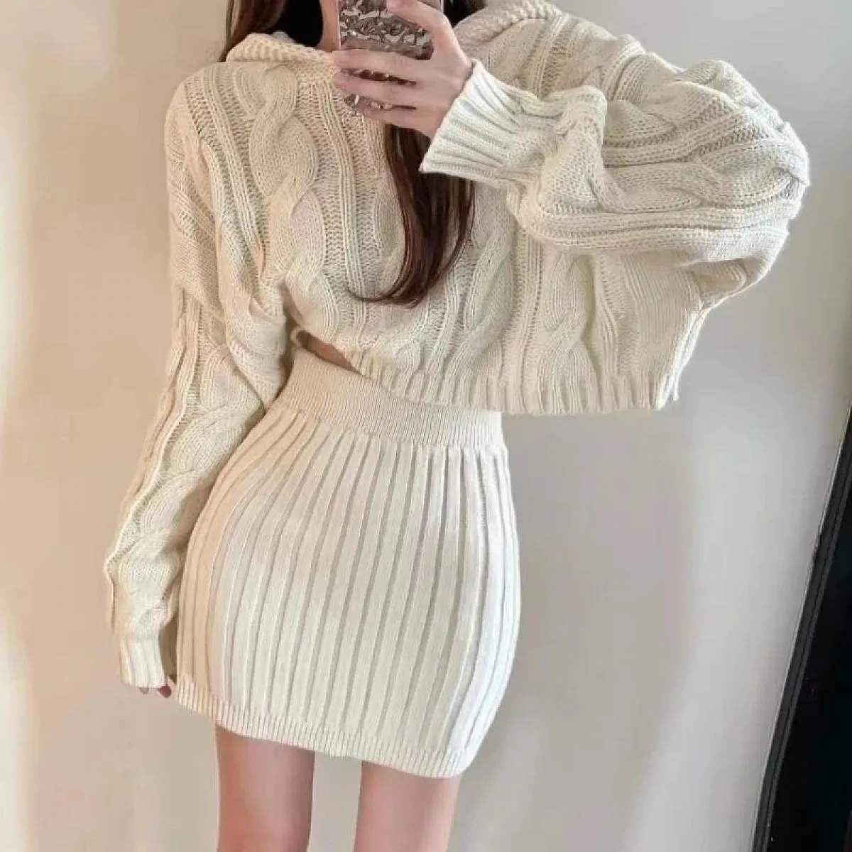 Xpqbb Maglione e gonne lavorati a maglia intrecciati da donna Set maglione corto a maniche lunghe con cappuccio con cappuccio La