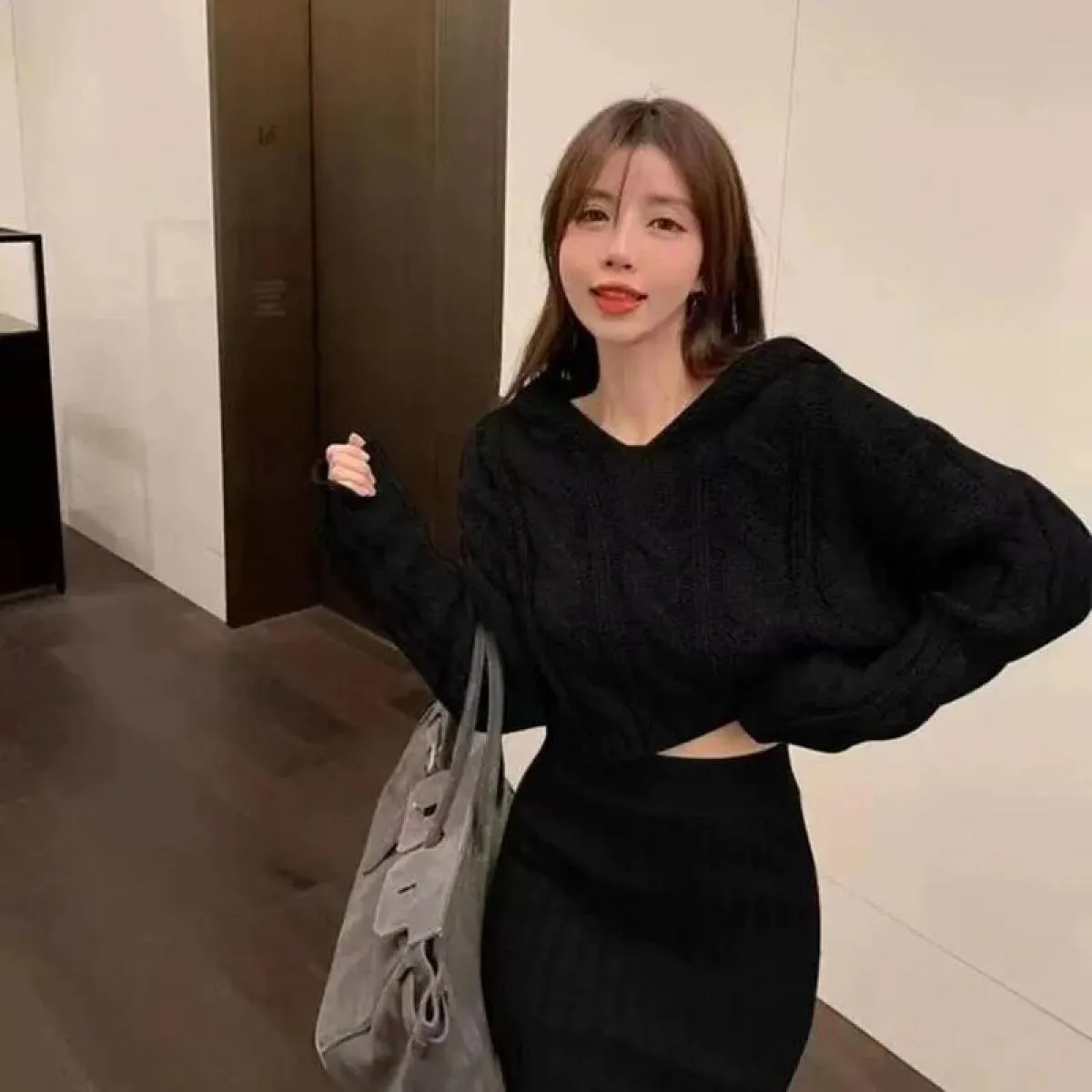 Xpqbb Maglione e gonne lavorati a maglia intrecciati da donna Set maglione corto a maniche lunghe con cappuccio con cappuccio La